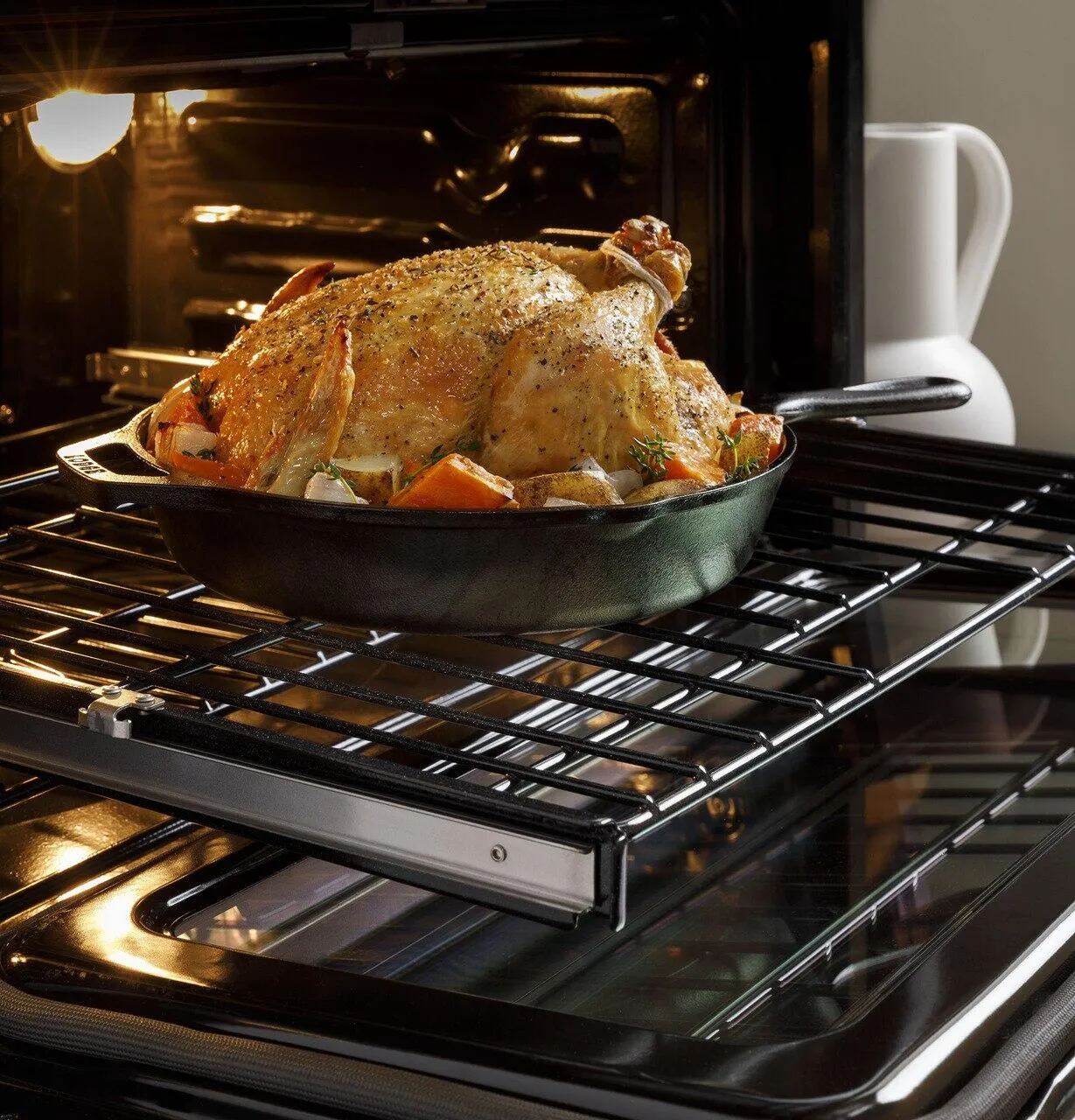 Cafe CTS92DM2NS5 Caf&#8482; 30" Smart Built-In Twin Flex Single Wall Oven In Platinum Glass