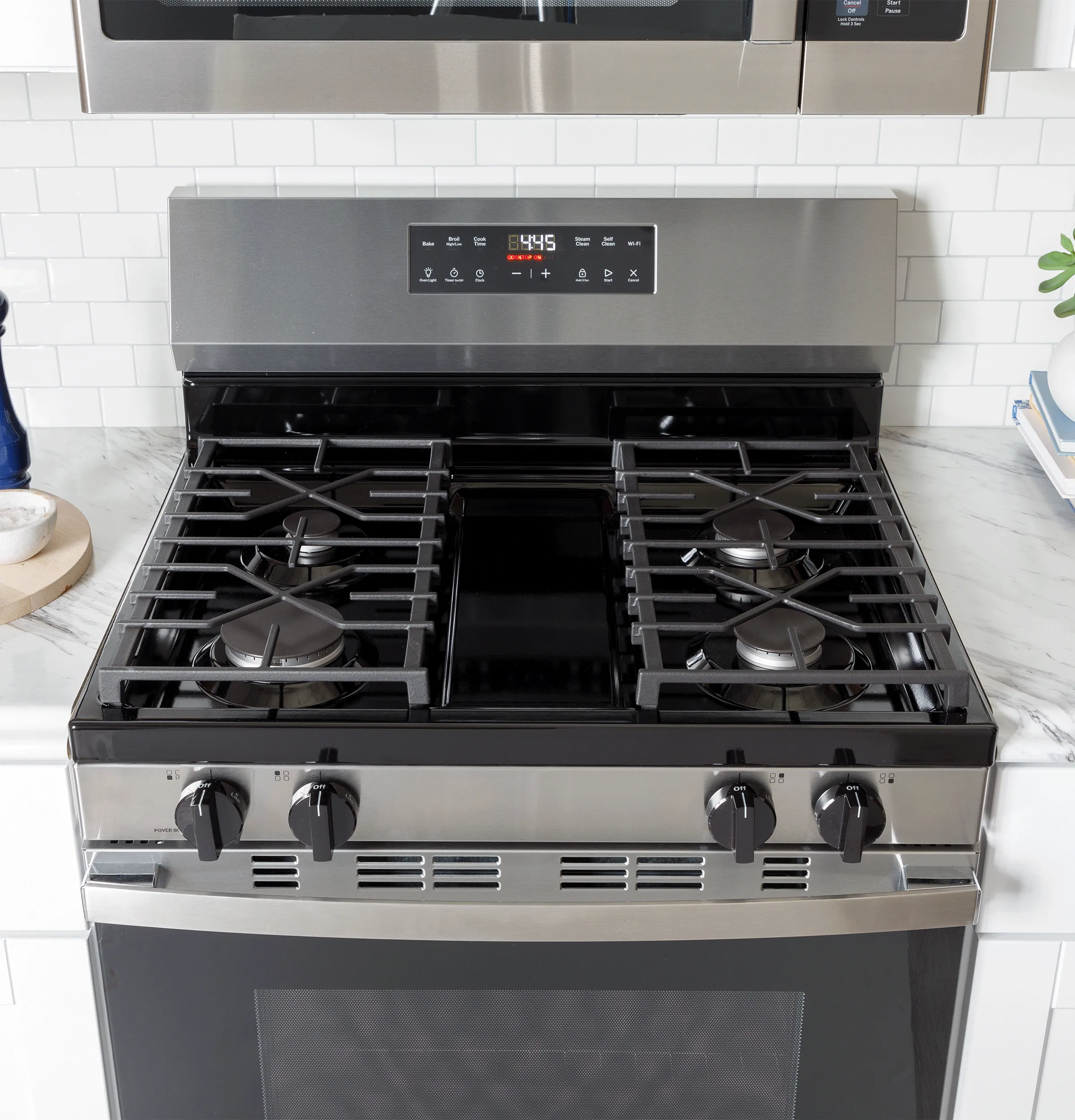 Ge Appliances GGF400PVBB Ge 30" Free-Standing Gas Range