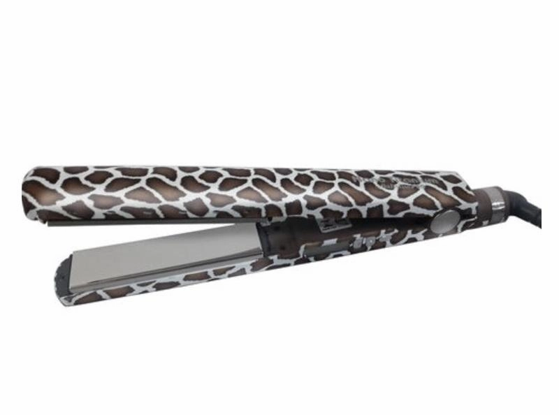 Weekend Specials Miracurl Pro Nano Titanium Animal Print 1 1/4 Board 110V 127V 450F - Babyliss