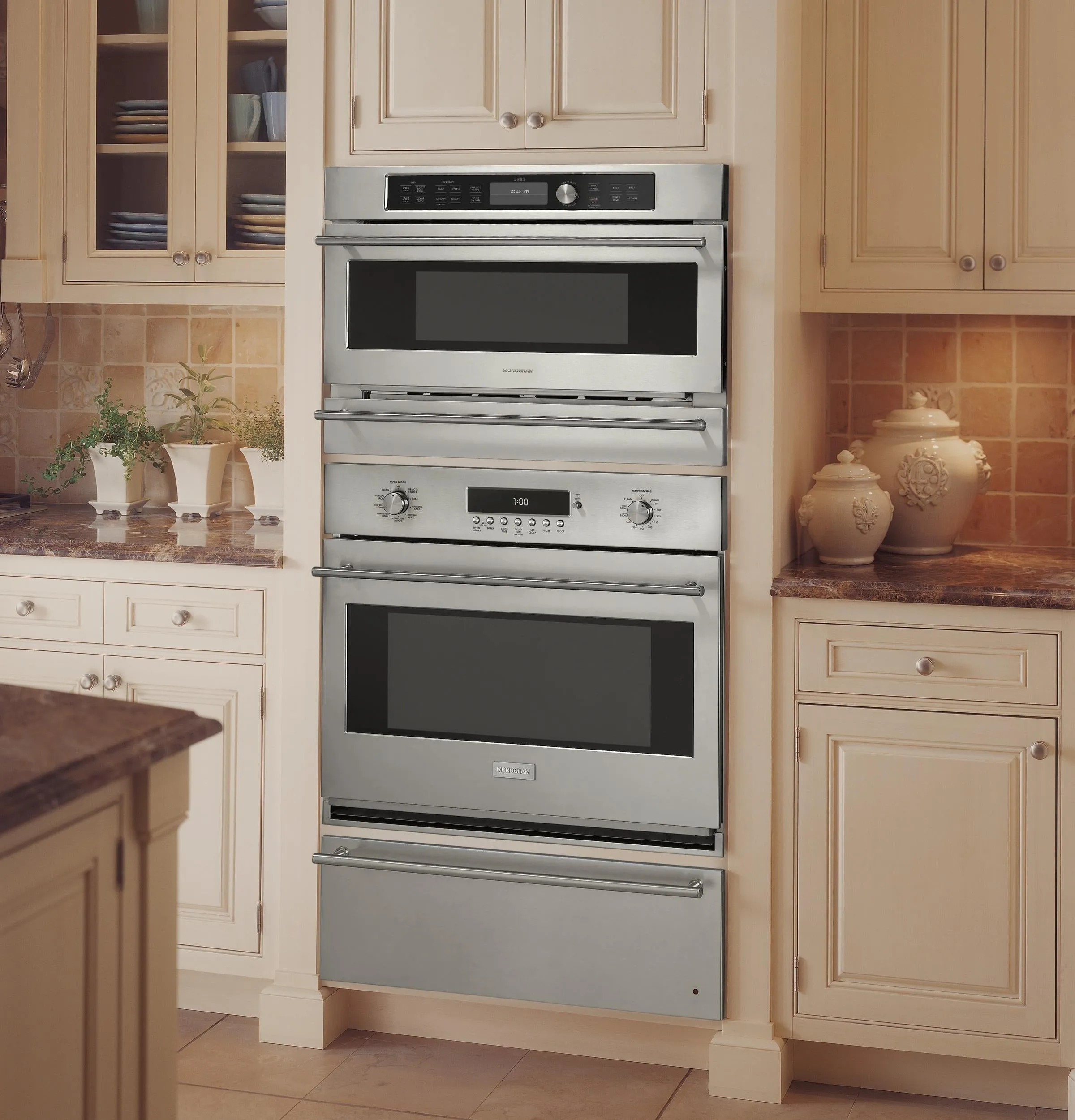 Monogram ZW9000SJSS Monogram 30" Stainless Steel Warming Drawer